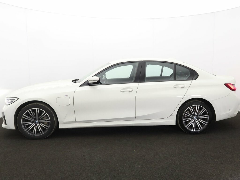 BMW 3 Series 2L M Sport YE21UGJ White #4
