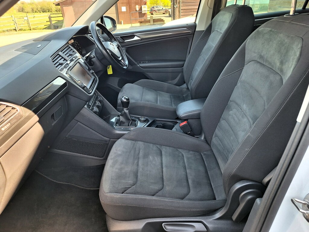Volkswagen Tiguan Suv 2.0 Tsi Bluemotion Tech Sel 201717 White #5