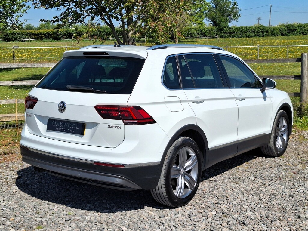Volkswagen Tiguan Suv 2.0 Tdi Bluemotion Tech Sel 201717 KJ17PVT White #3