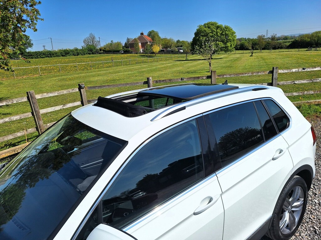 Volkswagen Tiguan Suv 2.0 Tdi Bluemotion Tech Sel 201717 KJ17PVT White #4