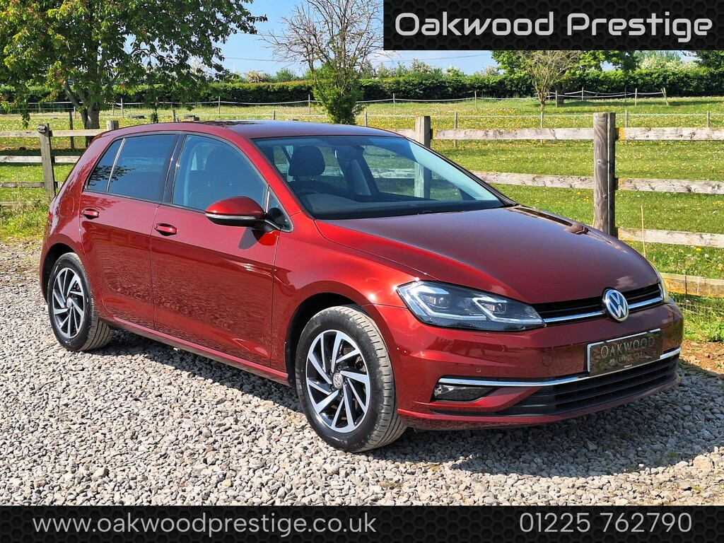 Volkswagen Golf Hatchback 1.5 Tsi Evo Match Edition 202020 Red