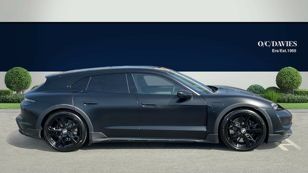 Porsche Taycan Performance Plus 93.4Kwh 4S Cross Turismo Elec Black #2