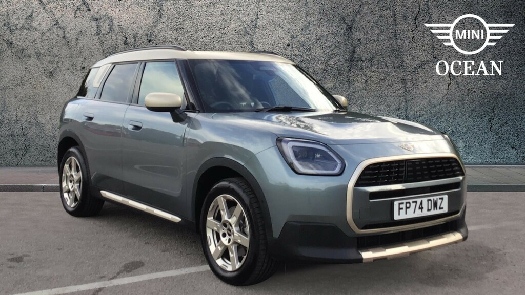 Mini Countryman Petrol Green
