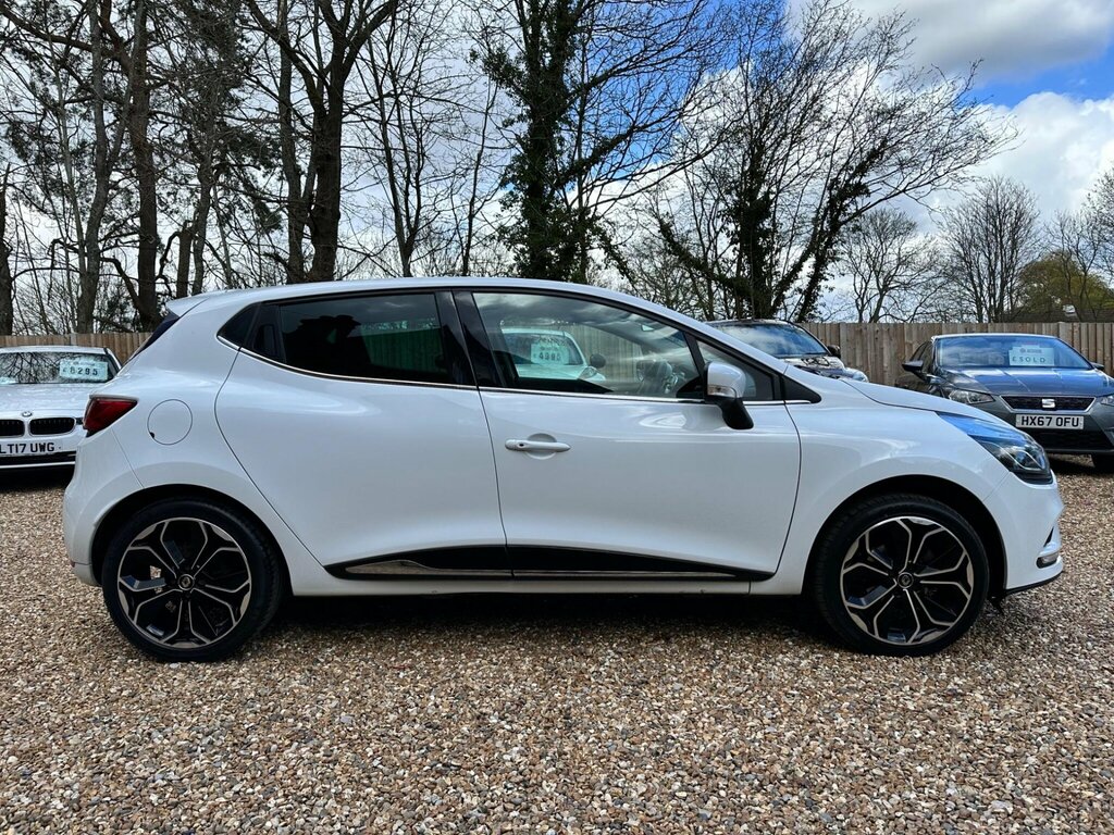 Renault Clio 1.5 Dci Iconic Euro 6 Ss MK68FFO White #3