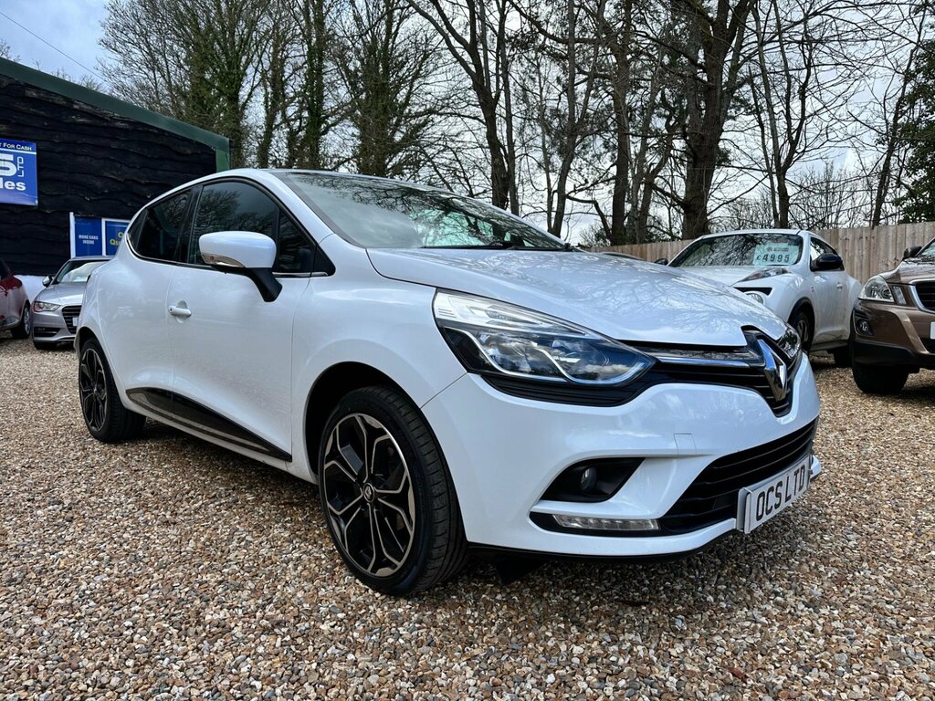 Renault Clio 1.5 Dci Iconic Euro 6 Ss MK68FFO White #2