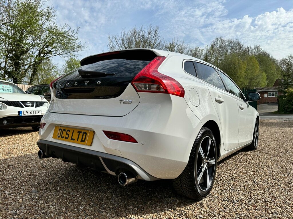 Volvo V40 2.0 T2 R-design Nav Plus Euro 6 Ss LS18UWK White #4