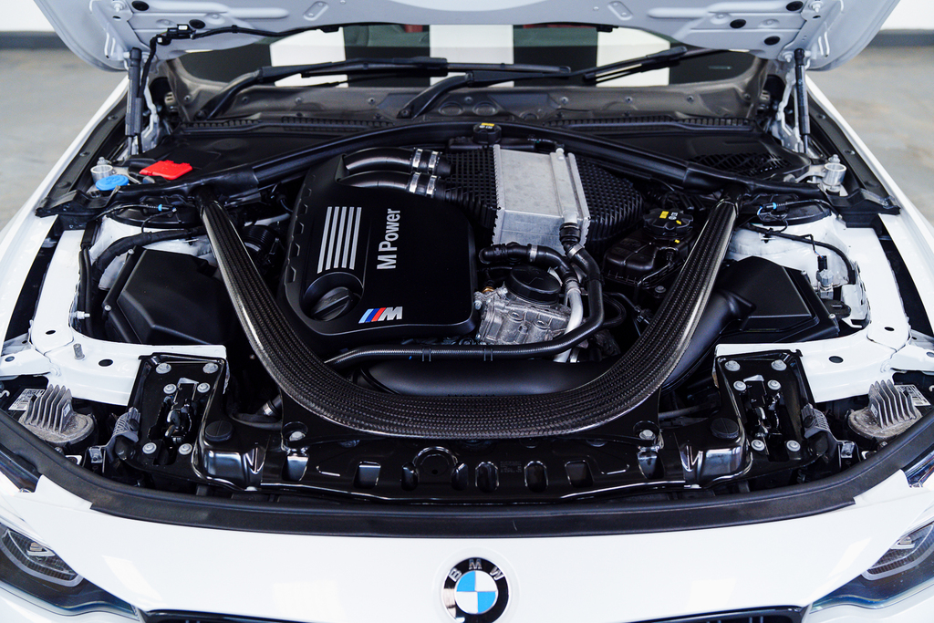 BMW M4 M4 Competition Edition Package S-a White #3