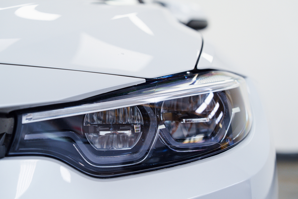 BMW M4 M4 Competition Edition Package S-a White #6