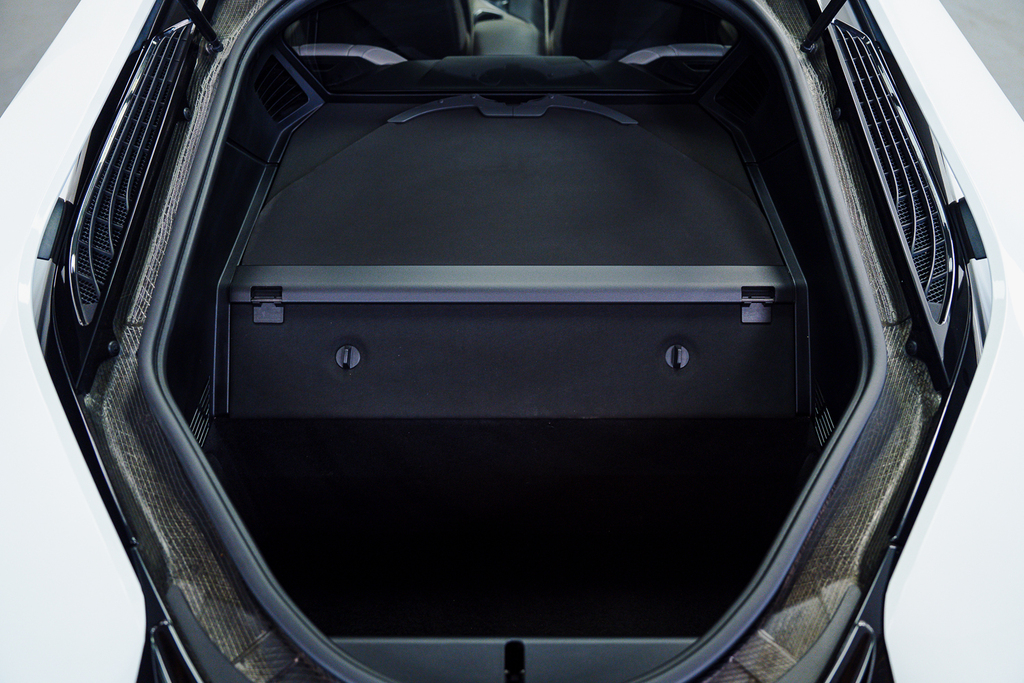 BMW i8 Hybrid Y11UHO White #3