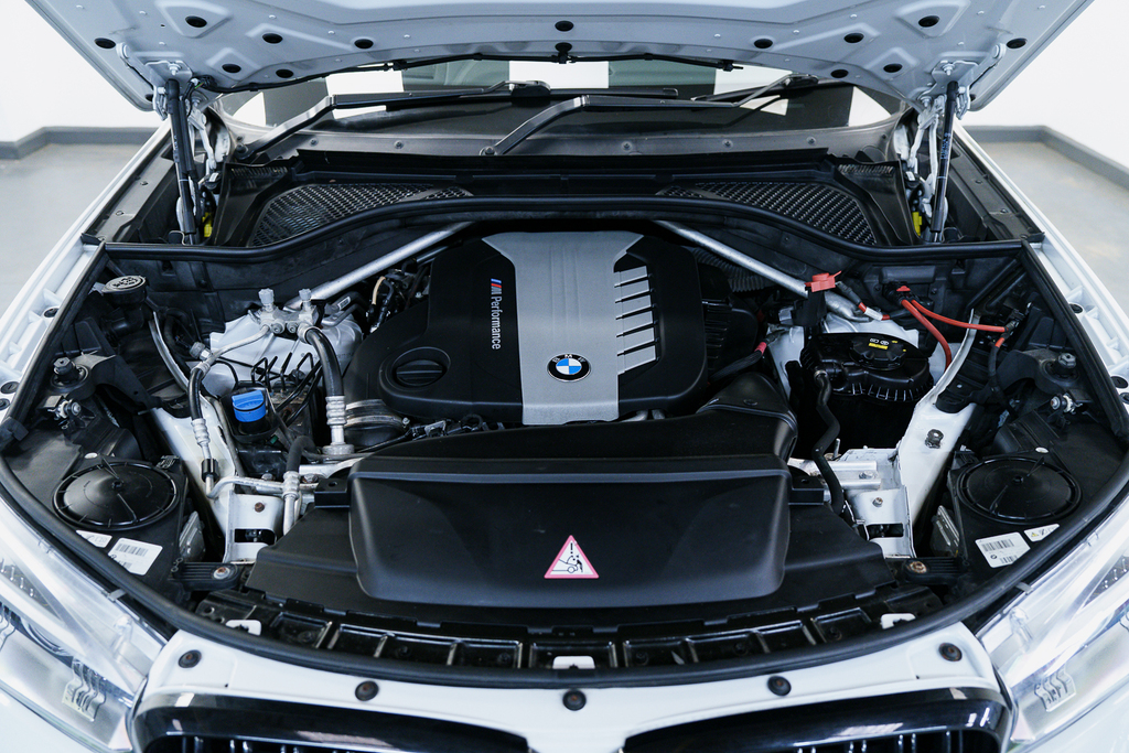 BMW X6 Diesel WT18VFC White #3