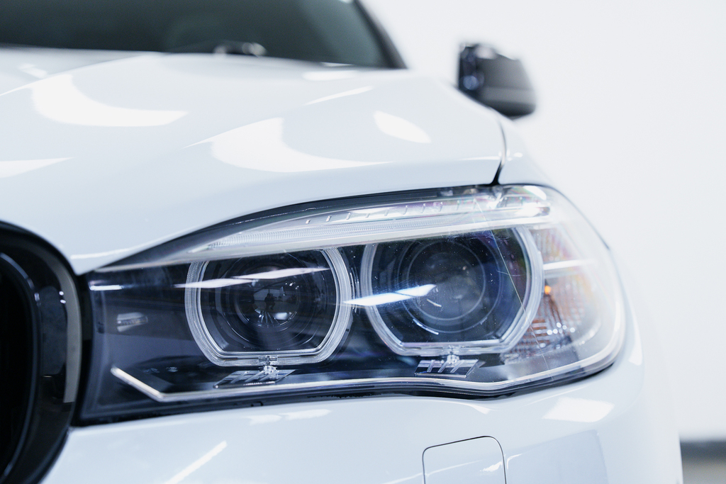 BMW X6 Diesel WT18VFC White #6