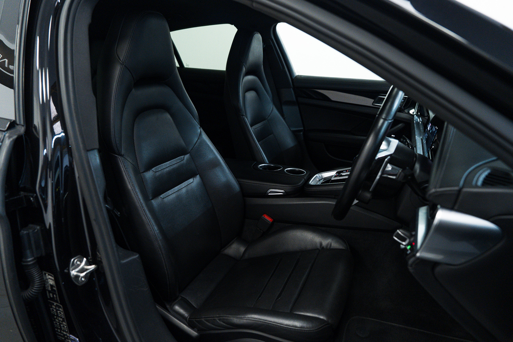 Porsche Panamera Diesel Black