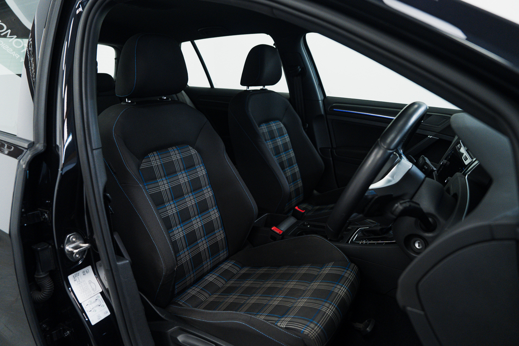 Volkswagen e-Golf Golf Gte Black