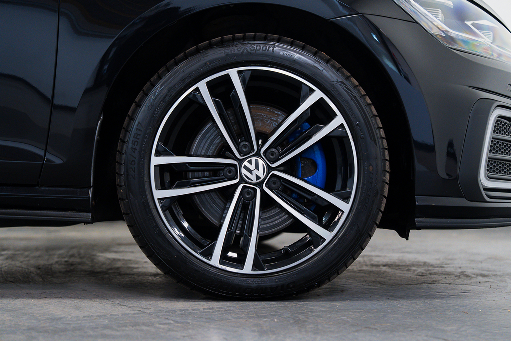 Volkswagen e-Golf Golf Gte NA18DDJ Black #2