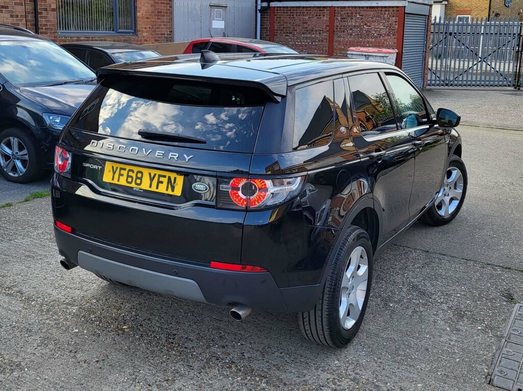Land Rover Discovery Sport Ed4 Se Tech Suv Euro 6 Ss 5 Seat YF68YFN Black #3