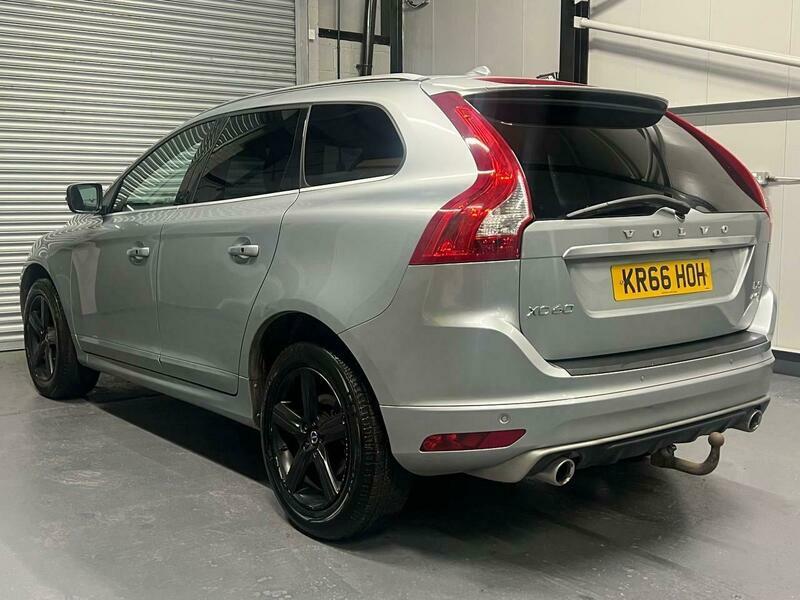 Volvo XC60 2.4 D5 R-design Lux KR66HOH Silver #4
