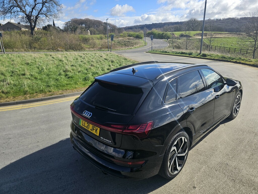 Audi E-tron 55 Black Edition LL21JFK Black #3