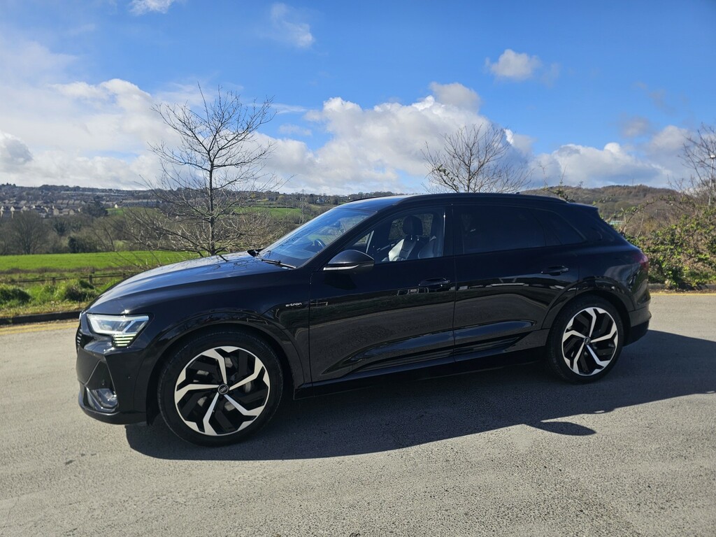 Audi E-tron 55 Black Edition Black