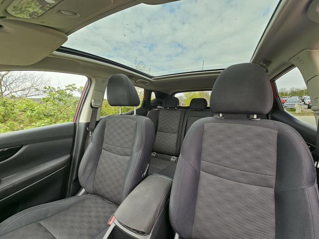 Nissan Qashqai 1.5 Dci N-tec PF65LZL Red #2