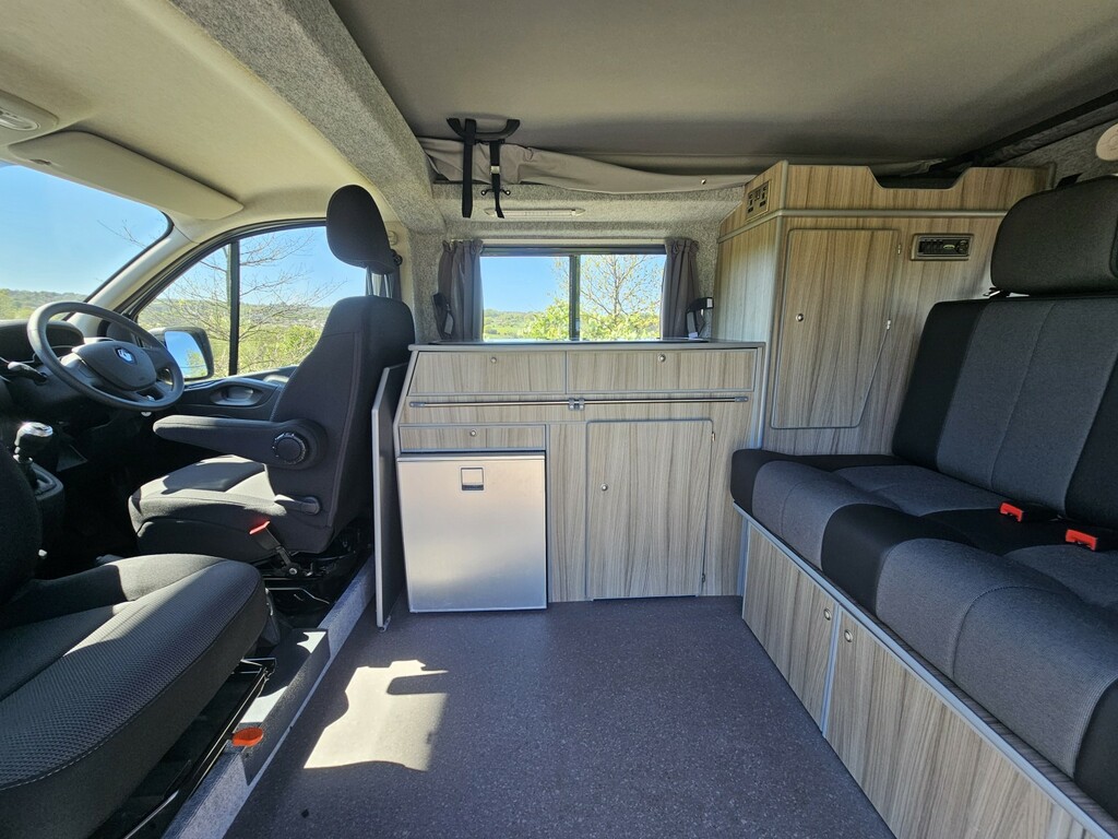 Renault Trafic 2.0 Dci Leisure Drive Pop Top Campervan Silver #6