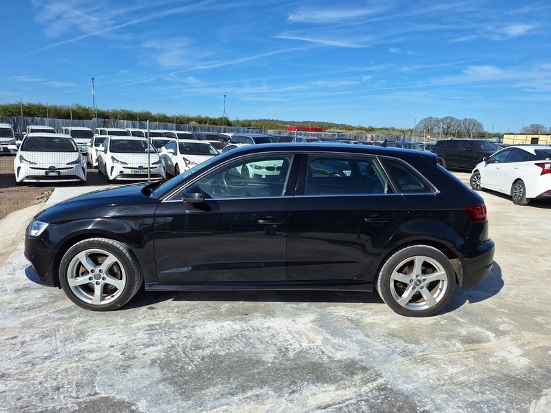 Audi A3 1.4 Tfsie 40 E-tron YK70ZVO Black #4