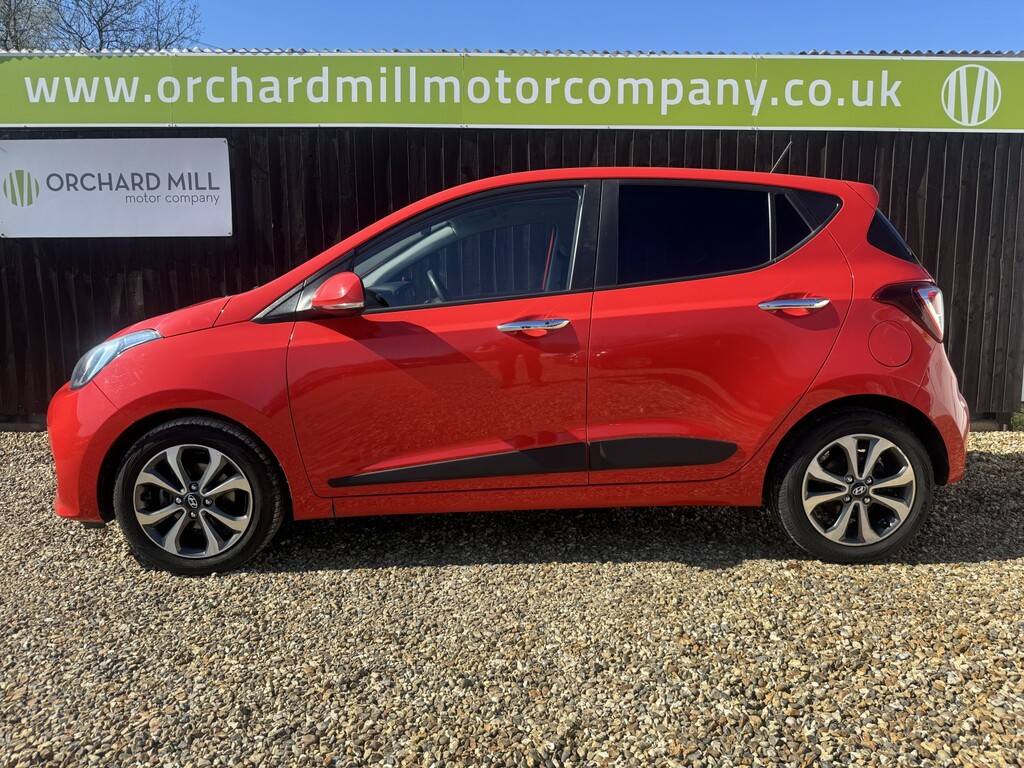 Hyundai I10 Hatchback 1.2 I10 Prem Se 1.2 My19 2018 GC18ZTY Red #3