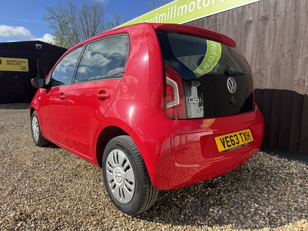 Volkswagen Up Hatchback 1.0 Move Up 2014 VE63TXH Red #4