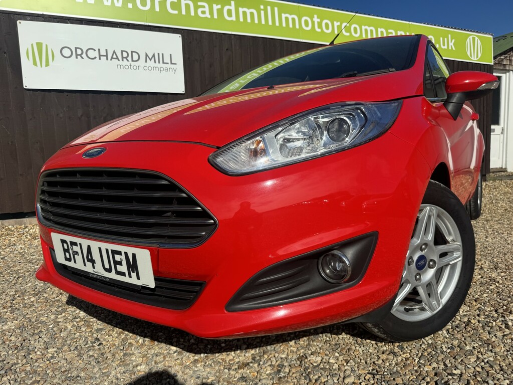 Ford Fiesta Hatchback 1.3 Zetec 2014 Red