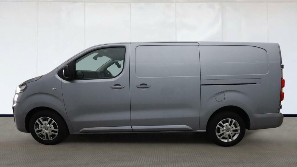 Vauxhall Vivaro 2.0 Turbo D 3100 Sportive Panel Van Man BJ22YFH Silver #5