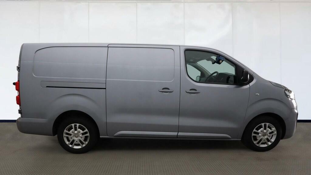 Vauxhall Vivaro 2.0 Turbo D 3100 Sportive Panel Van Man BJ22YFH Silver #6