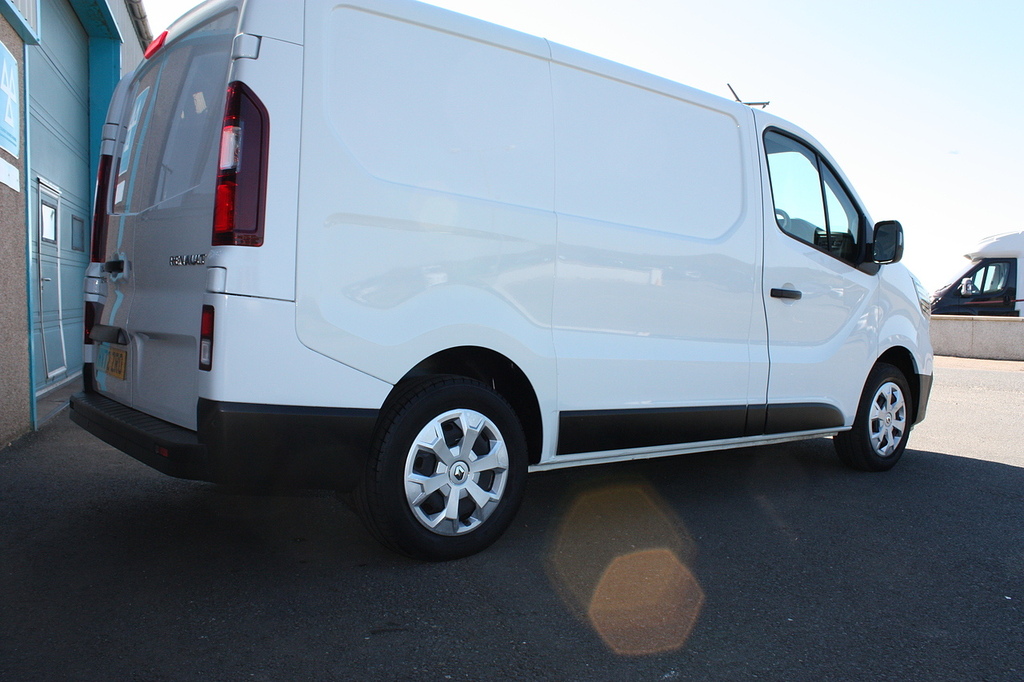 Renault Trafic Business Sl30 Dci 130 HV72ZRO White #4