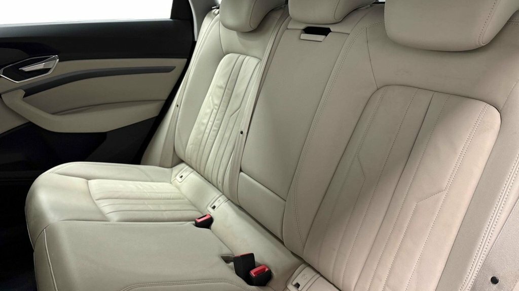 Audi E-tron Suv YC20GYT Black #4