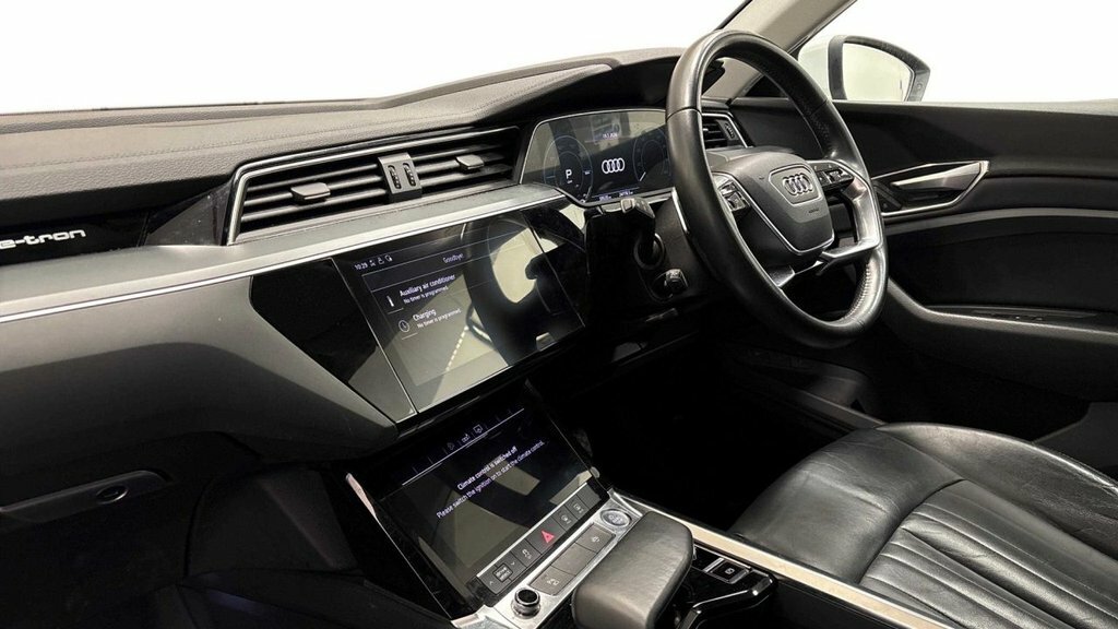 Audi E-tron Suv NJ70FUW White #3