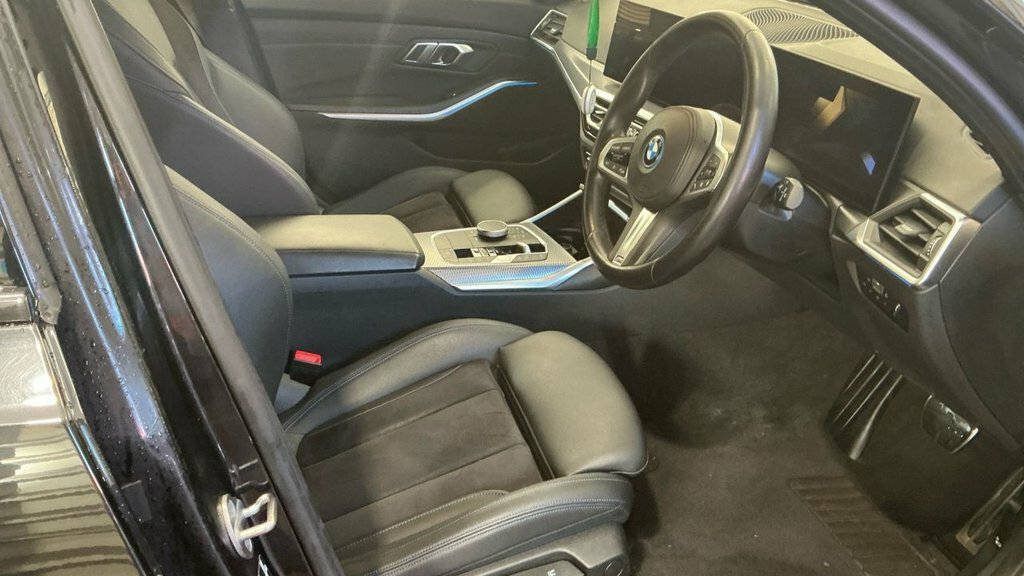 BMW 3 Series 2L M Sport YJ23RVV Black #3