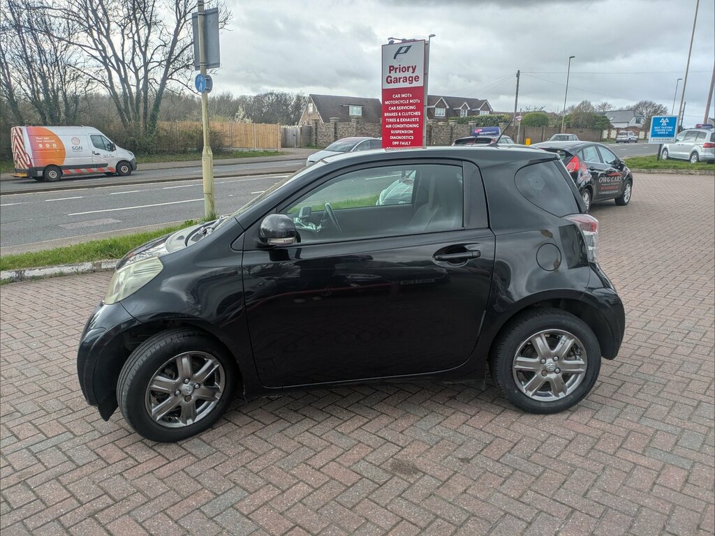 Toyota IQ 1.0 Vvt-i 2 Hatchback Euro 4 68 Black #4