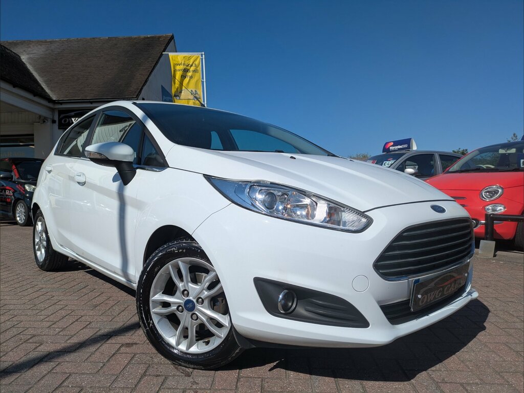 Ford Fiesta 1.0T Ecoboost Zetec Hatchback Powershif White
