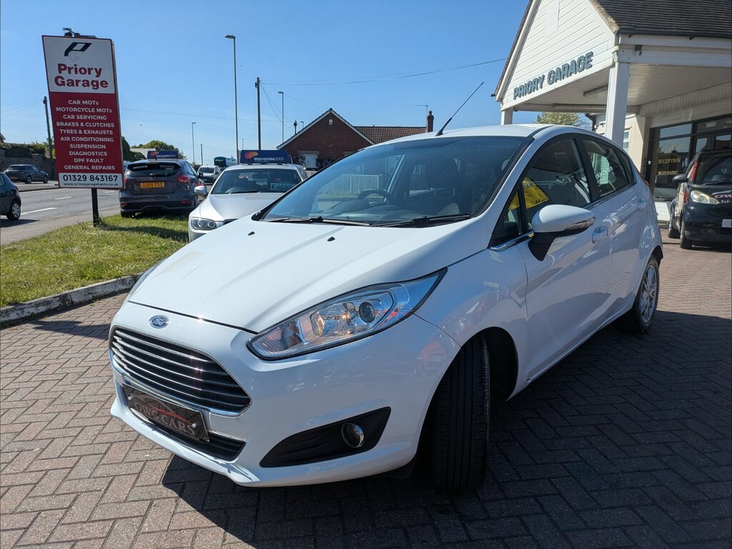 Ford Fiesta 1.0T Ecoboost Zetec Hatchback Powershif RE14OEH White #3