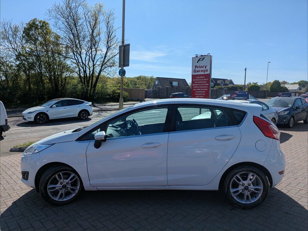 Ford Fiesta 1.0T Ecoboost Zetec Hatchback Powershif RE14OEH White #4