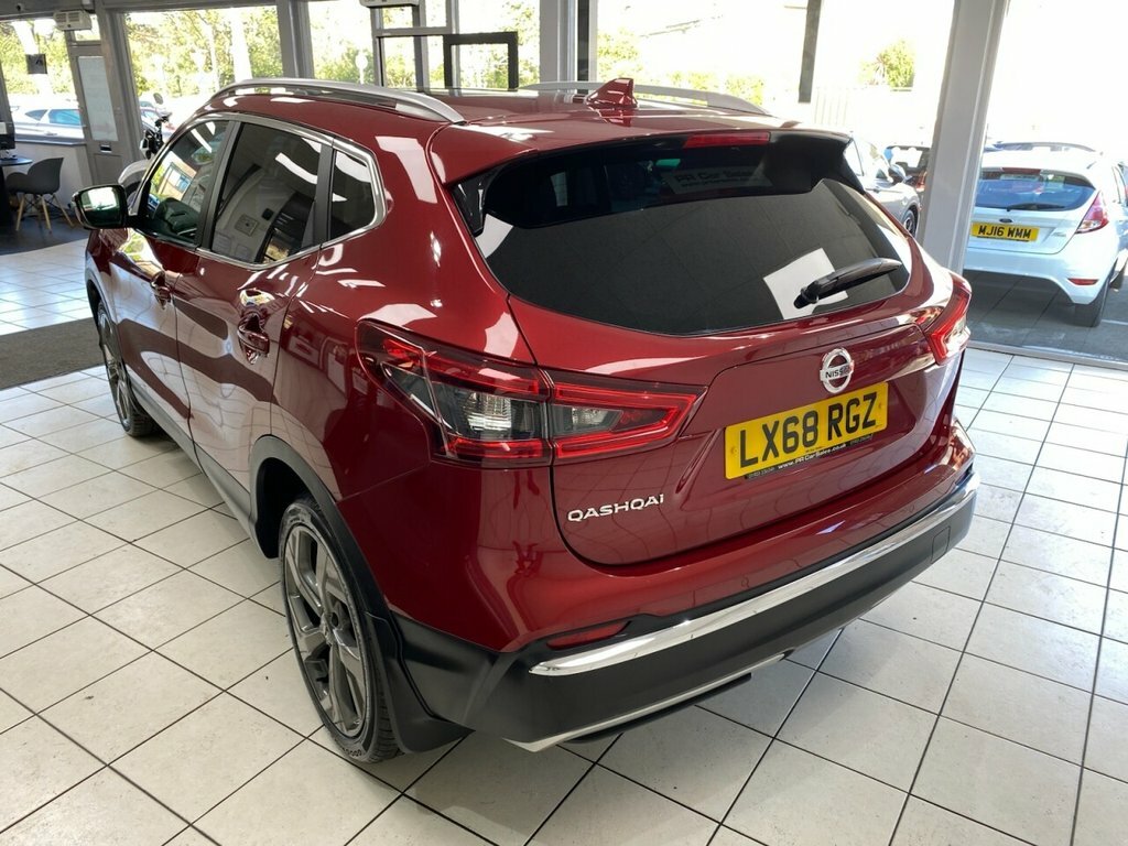 Nissan Qashqai 1.2L Tekna Red #6