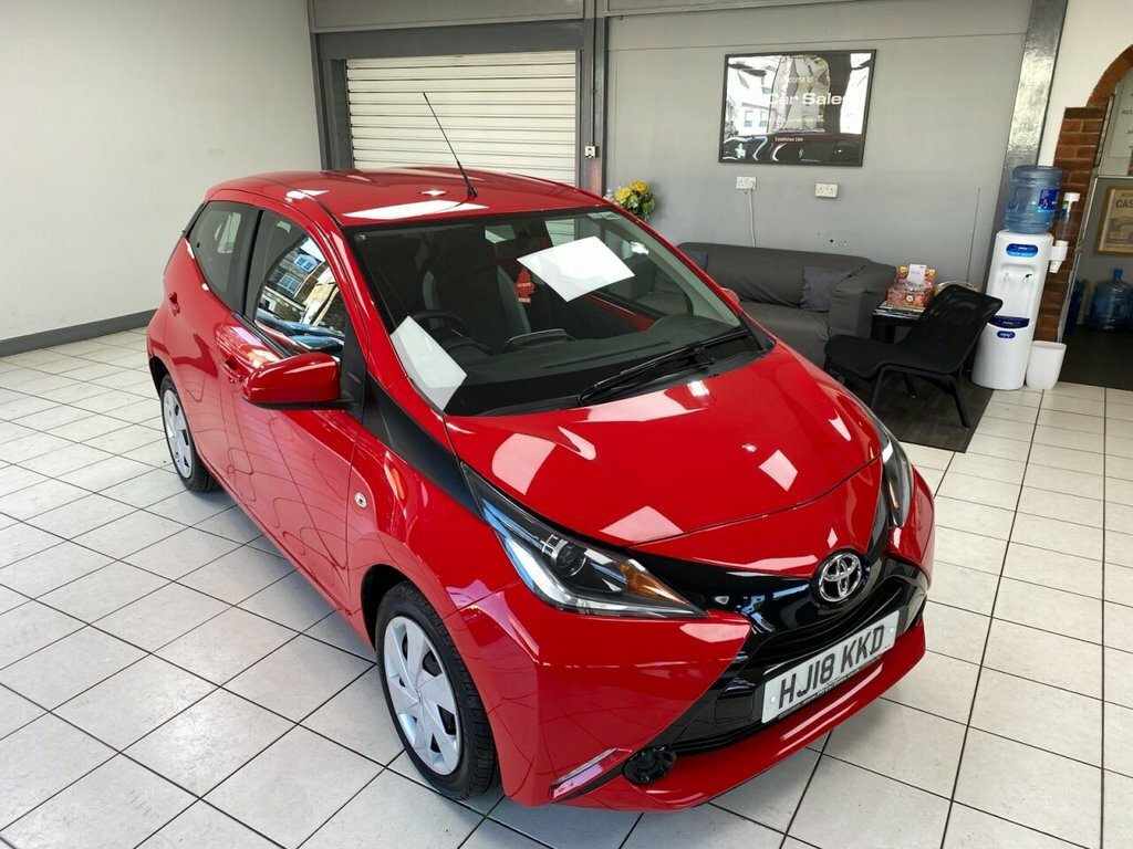 Toyota Aygo 1L X-play Red #3