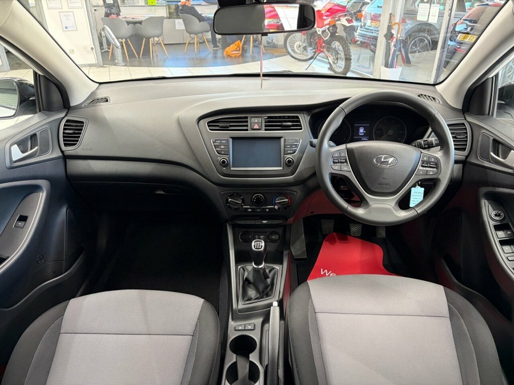 Hyundai I20 1.2L Play PY69DLX White #2
