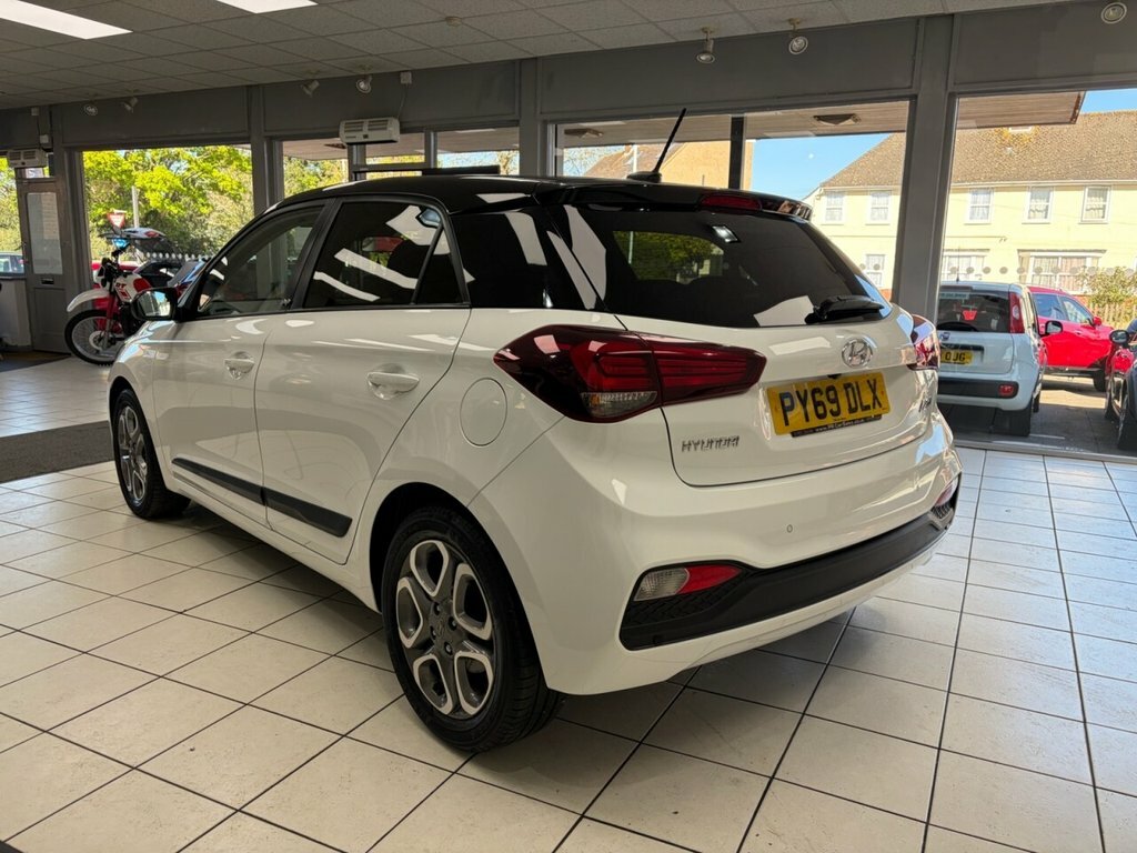 Hyundai I20 1.2L Play PY69DLX White #6