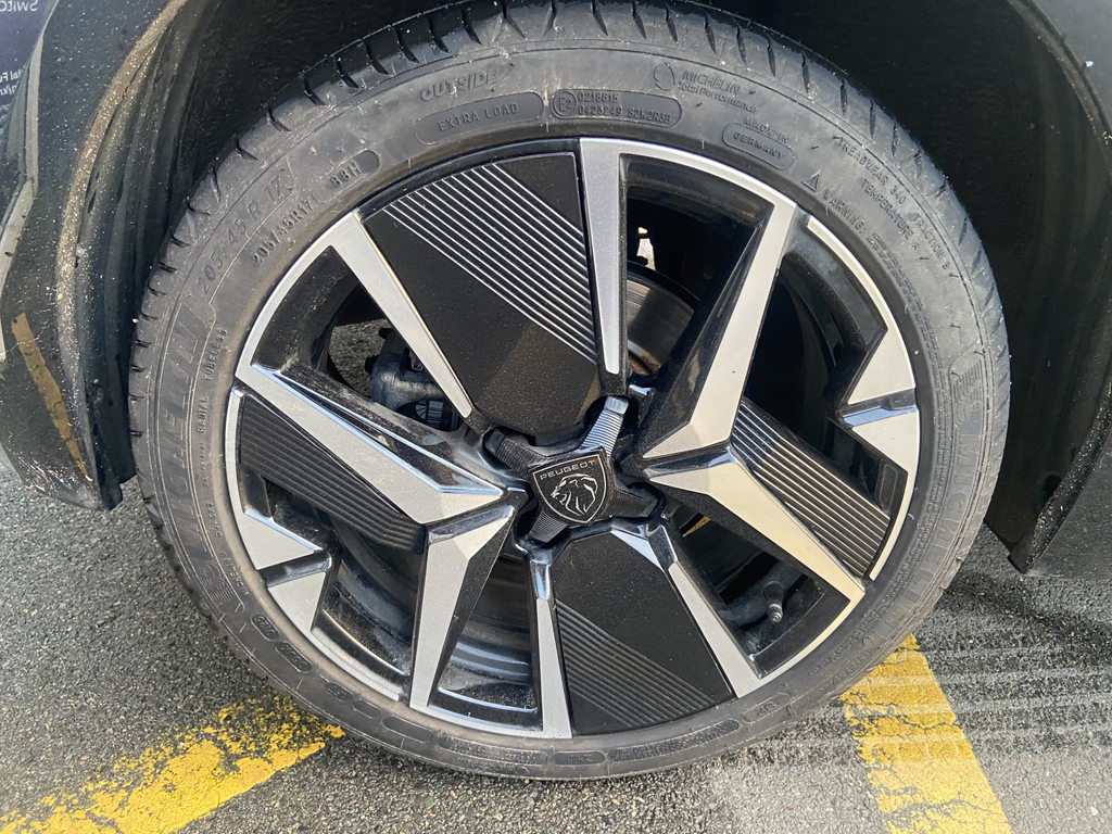 Peugeot e-208 115Kw Gt 51Kwh LN75YOO Grey #4