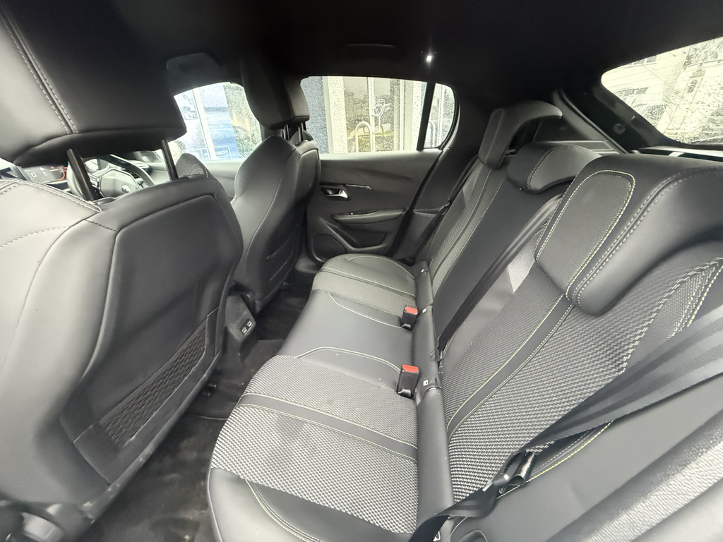 Peugeot e-208 100Kw Gt 50Kwh LS75UAN White #6