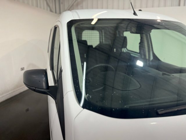 Ford Transit Connect 1.5 220 Ecoblue Trend Crew Van Double Cab 6Dr Dies BT70XSN White #6