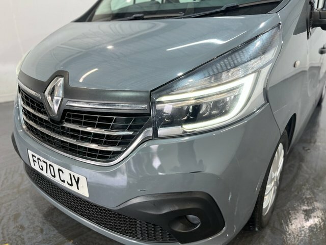 Renault Trafic 2.0 Dci Energy 28 Sport Nav Minibus Double Cab FG70CJY Grey #4