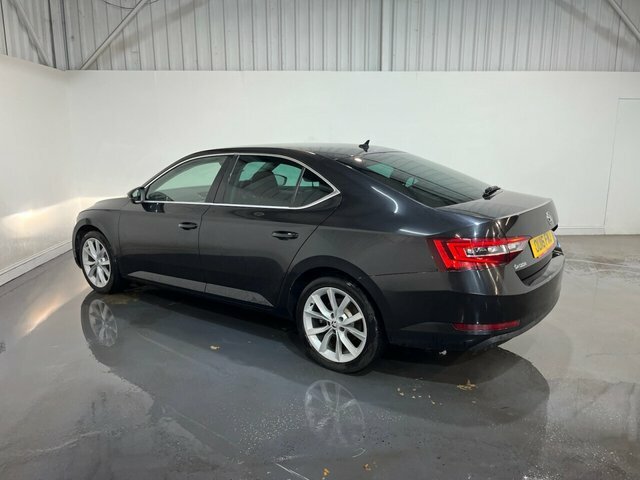 Skoda Superb 2.0 Tdi Se L Executive Hatchback OU16FNS Black #4