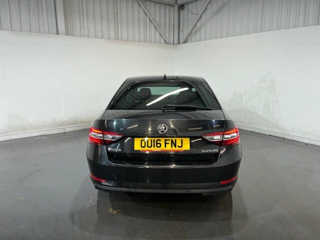 Skoda Superb 2.0 Tdi Se L Executive Hatchback OU16FNS Black #5