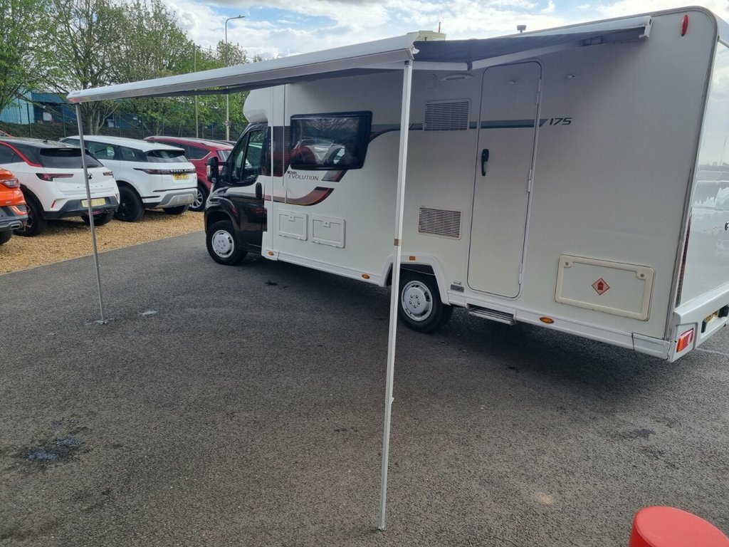 Peugeot Elddis Estate Black #2