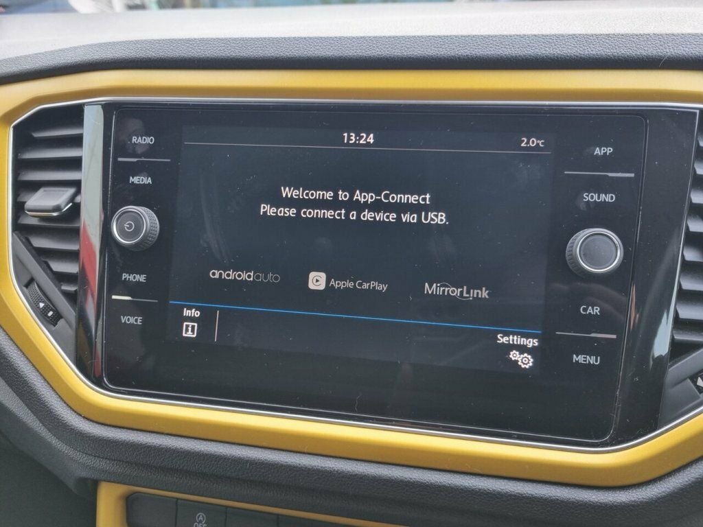 Volkswagen T-Roc Suv NK68YPX Yellow #4